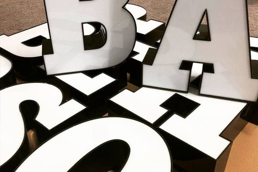 lettres boitier en plexiglas