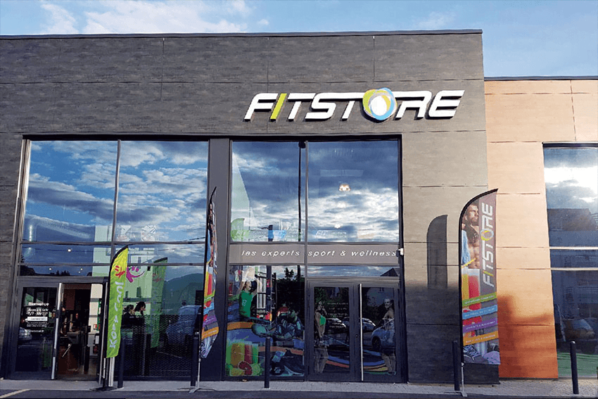 enseigne lumineuse éclairage direct - magasin de sport