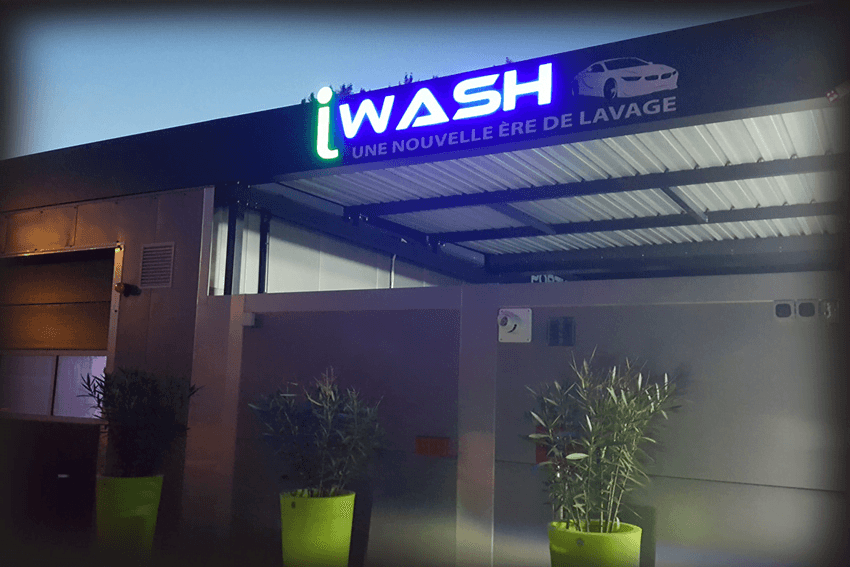 enseigne lumineuse éclairage direct alu laqué face plexi - station de lavage