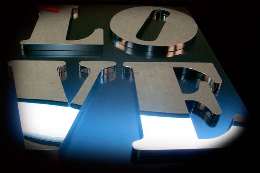 lettres relief pour enseigne professionnelle en inox miroir