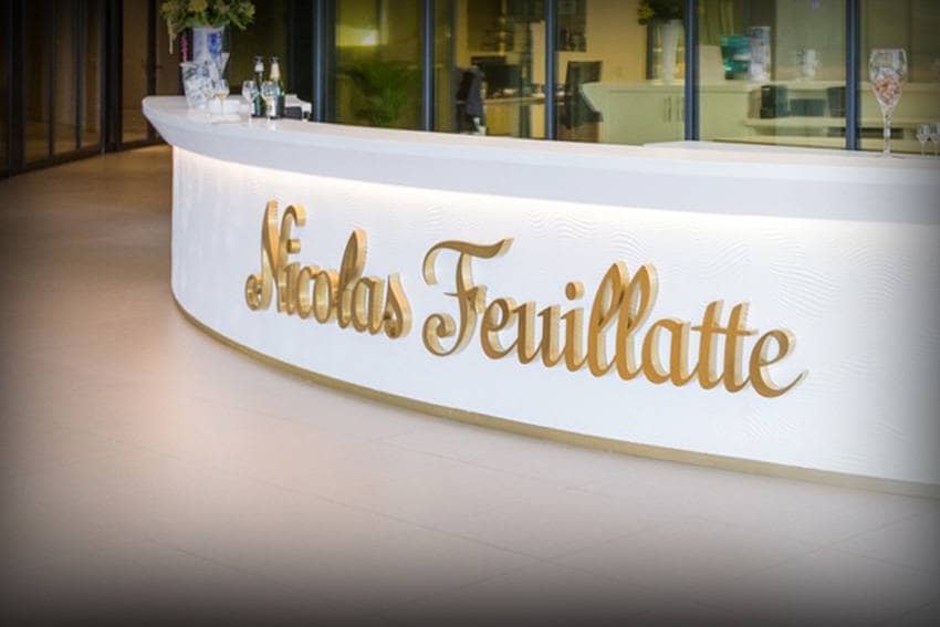 enseigne commerciale relief laiton or brossé - titanium