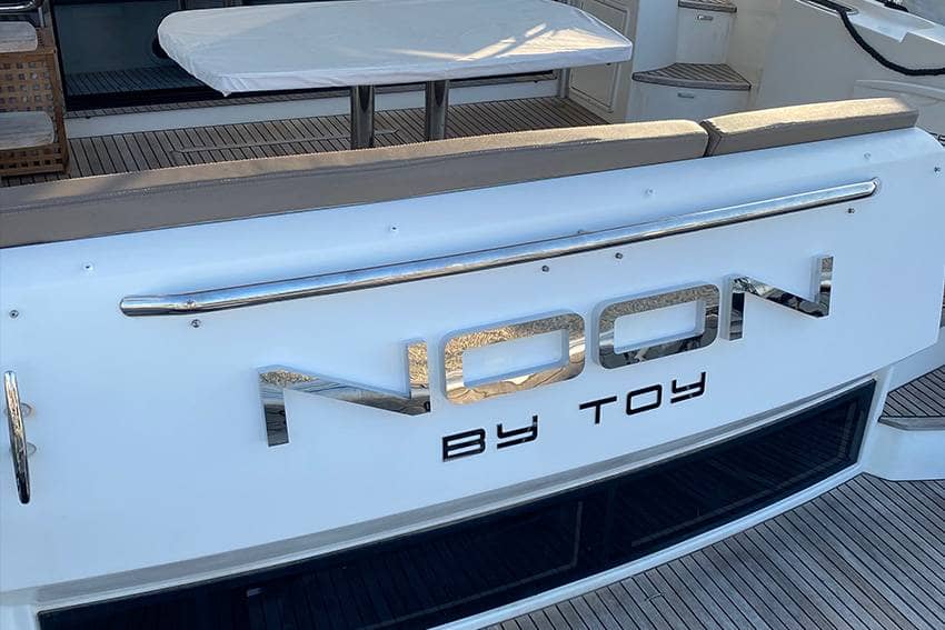 enseigne inox pour bateau