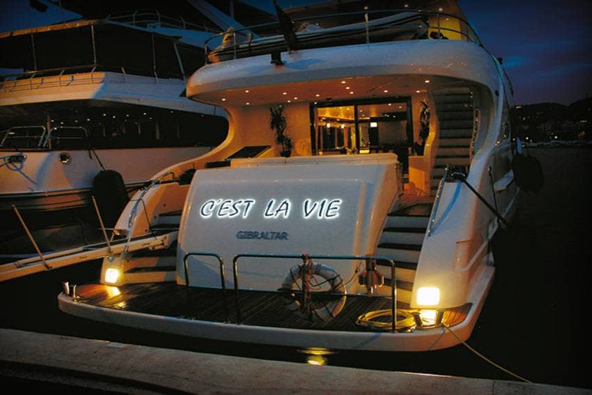 lettrage pour yacht - lettres relief éclairées