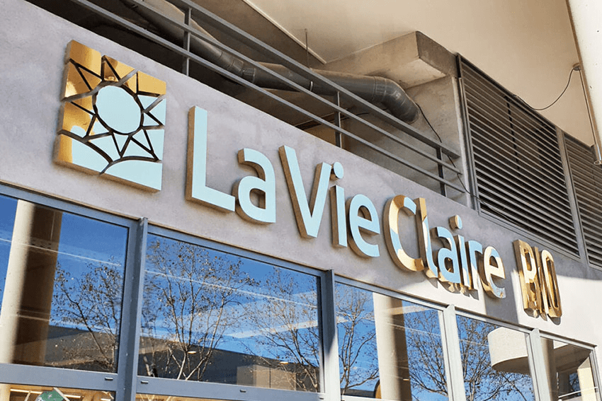 enseigne en lettrage gold laiton miroir - inox