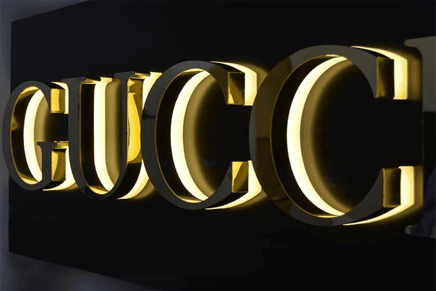 enseigne marque lettrage gold laiton miroir - Gucci - titanium
