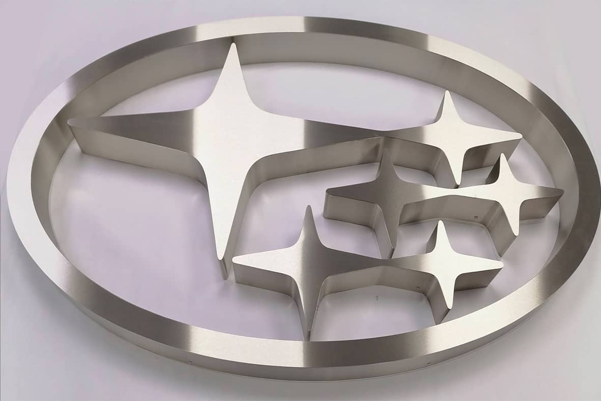 Subaru enseigne inox brossé - enseignes en relief