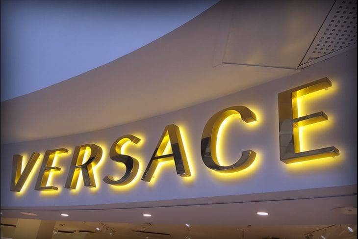 enseigne versace lettres relief titanium gold miroir