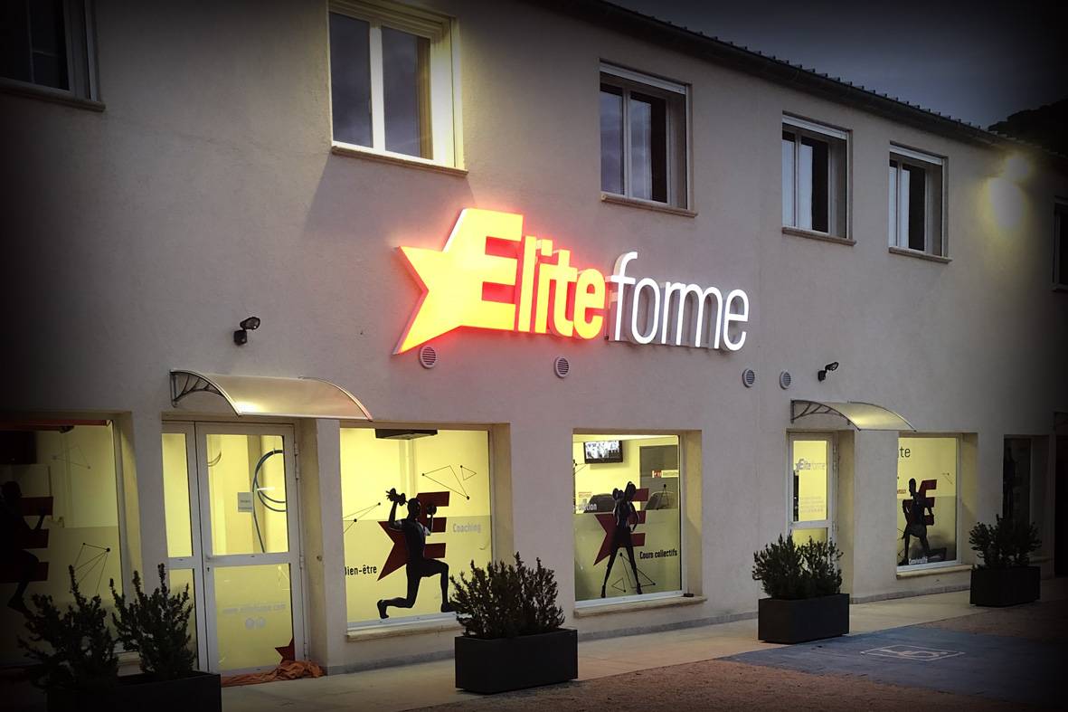 Enseigne à éclairage direct de la salle de sport Élite Forme