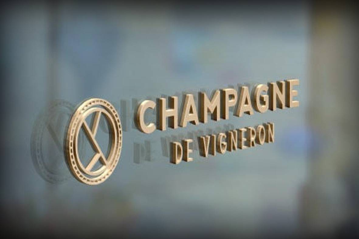 Enseigne lumineuse d’un champagne de vigneron