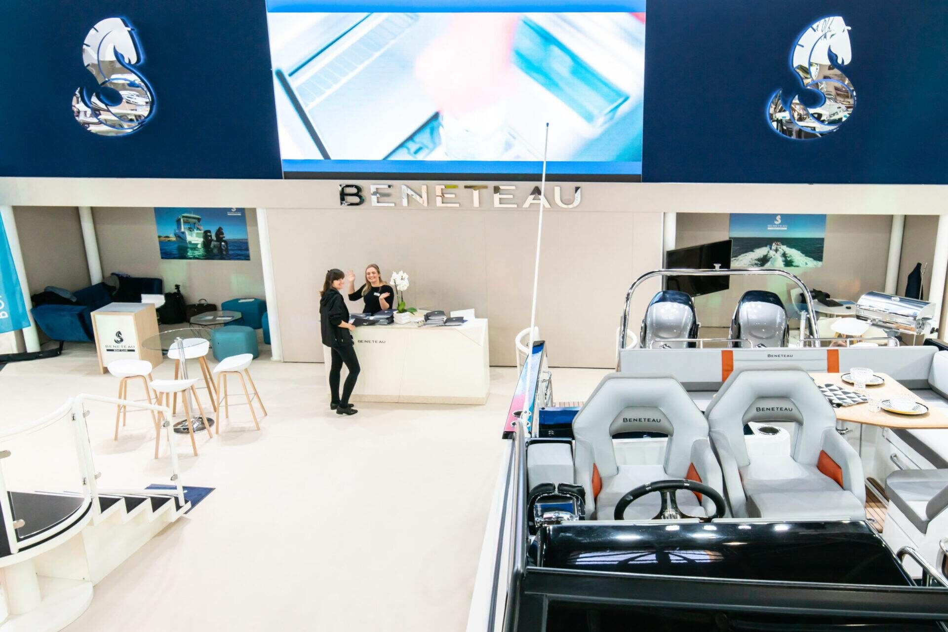 Enseigne pour le stand d’exposition Bénéteau